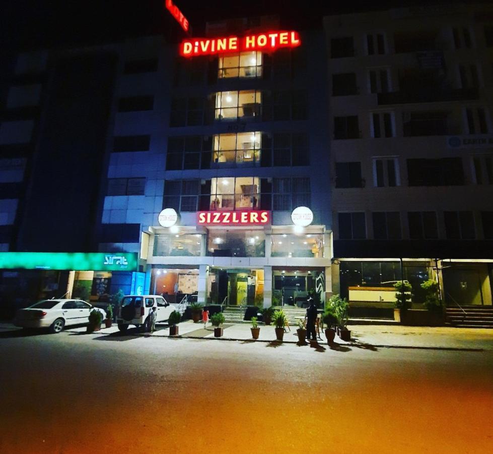 Divine Hotel Равалпинди Экстерьер фото