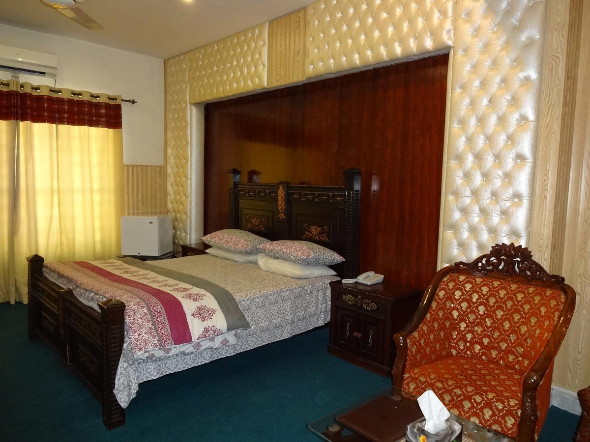 Divine Hotel Равалпинди Экстерьер фото